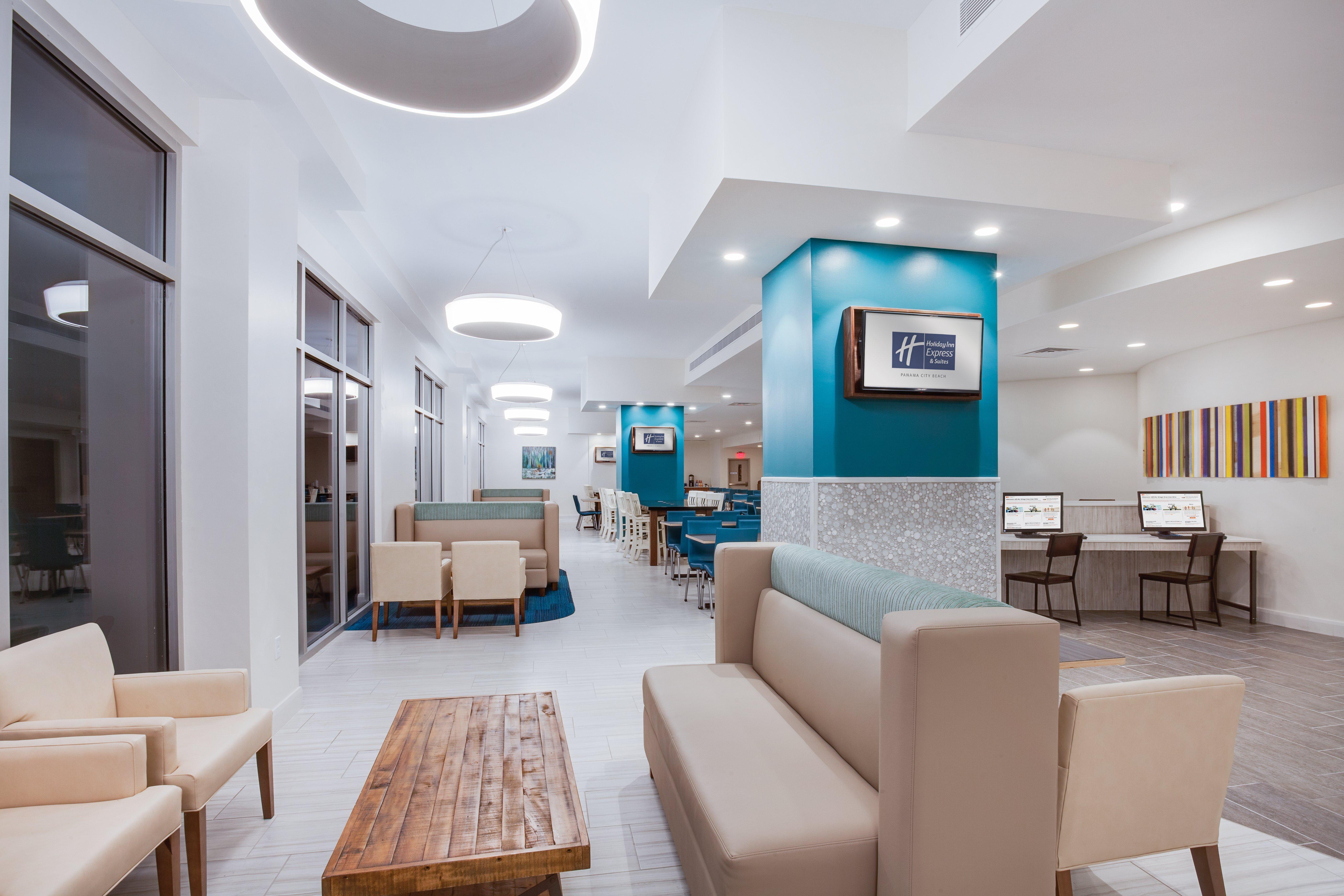 Holiday Inn Express & Suites Panama City Beach Beachfront By Ihg Exterior foto